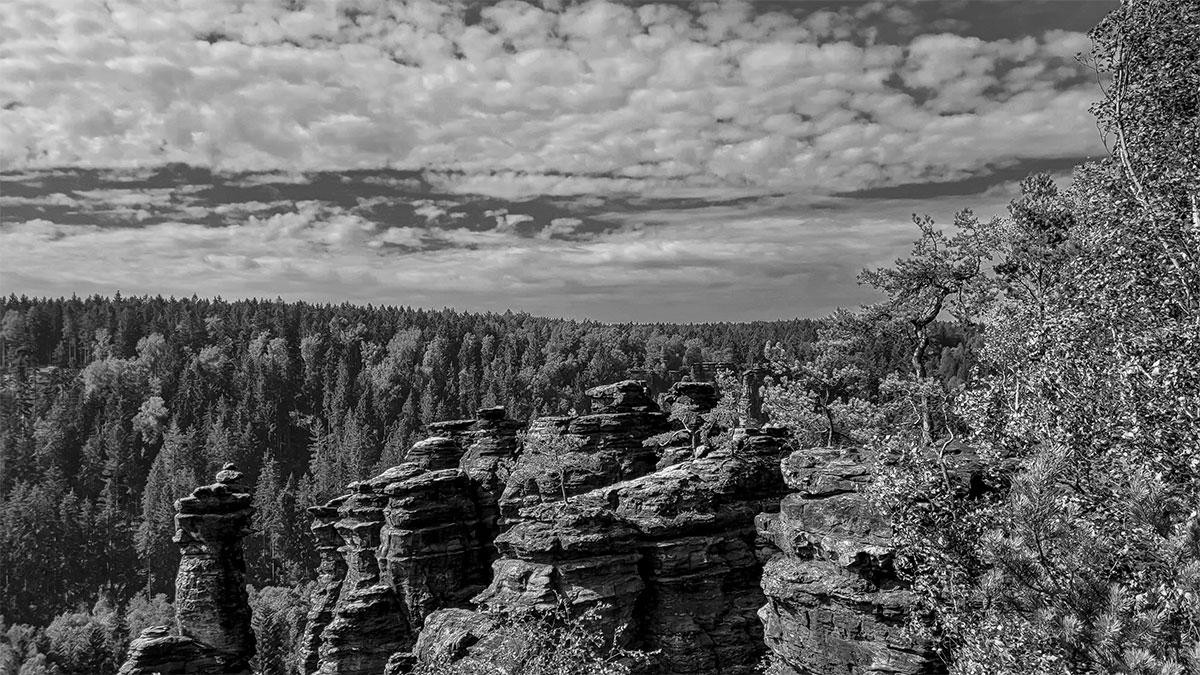 Der Blick über die Felsen