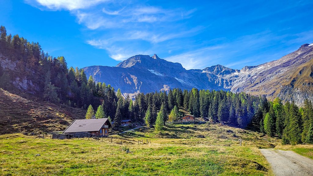 Die Hütte im Tal in Farbe - Rauris (10.2023)