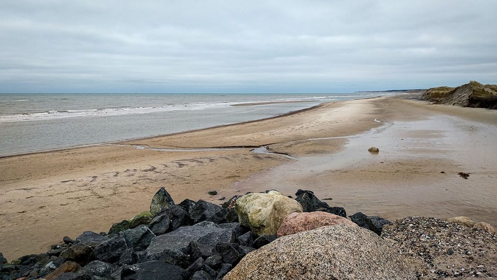 Der Blick auf die dänische Nordsee in Farbe - Nordjütland (03.2024)