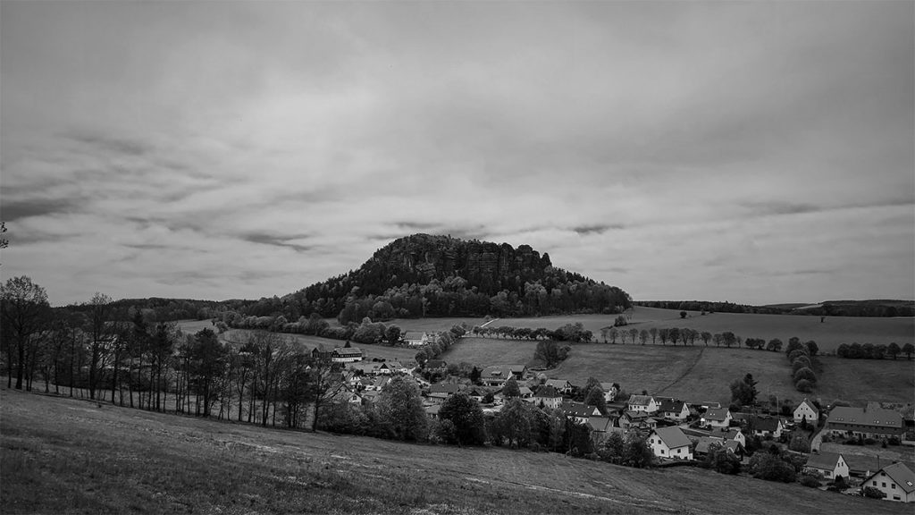 Der Blick auf den Pfaffenstein - Sächsische Schweiz (04.2024)