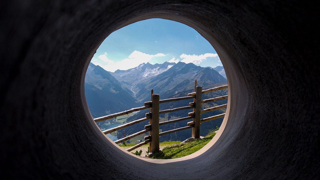 Der Blick durch die Röhre - Jodelwanderweg - Gerlos (08.2024)