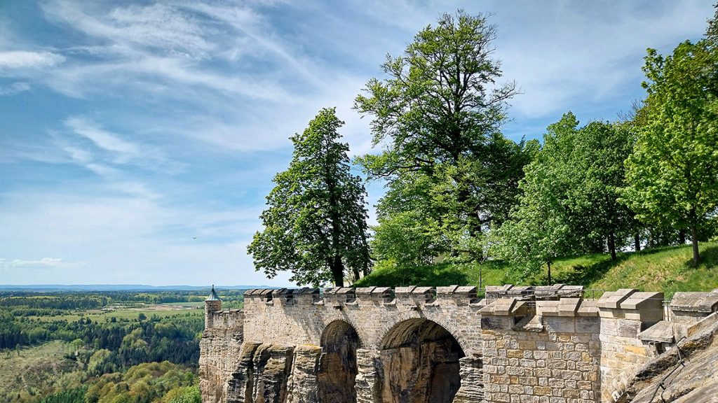 Auf der Festungsmauer in Farbe - Sächsische Schweiz (04.2024)