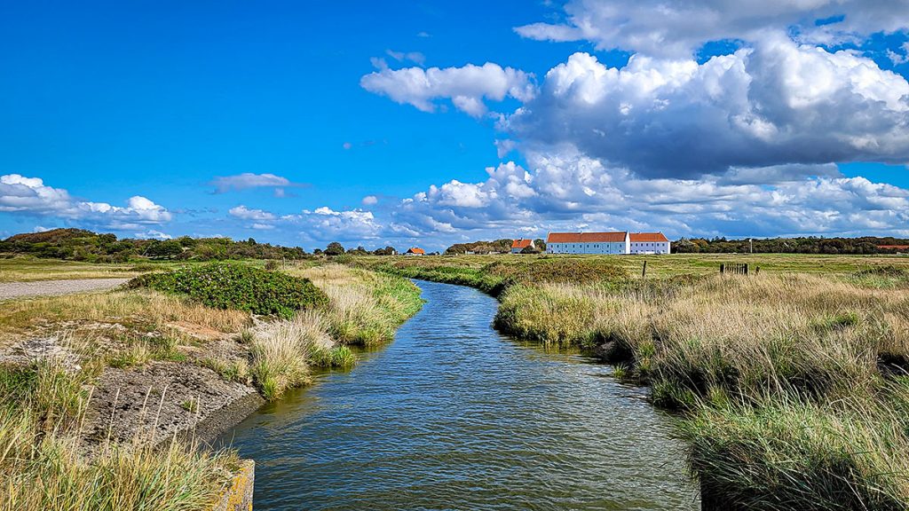 Der Bach und das Kloster- Trend Strand (08.2025)
