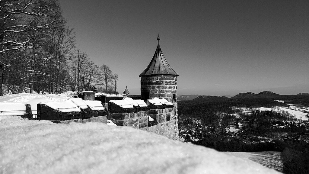 Der Blick über die Festungsmauer - Festung Königstein (20.02.2026)