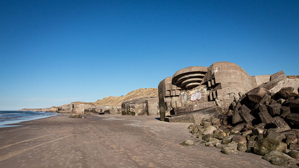 Der Strand und die Bunker in Løkken – Løkken (03.2025)